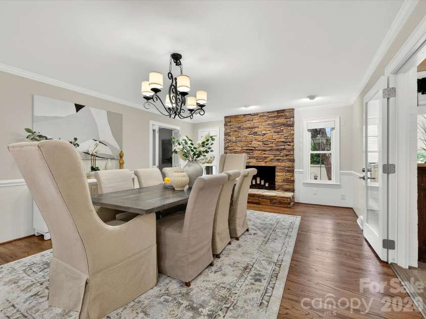 6344 Dovefield Road, Charlotte, NC 28277.  MLS# CAR4357044, YatesRealty ID 5284. Dining