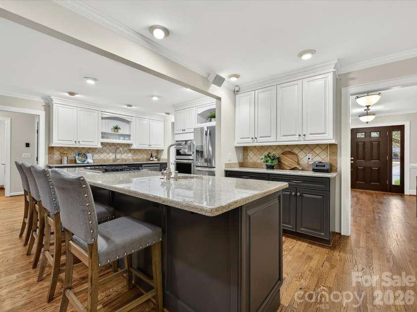 6344 Dovefield Road, Charlotte, NC 28277.  MLS# CAR4357044, YatesRealty ID 5284. Kitchen