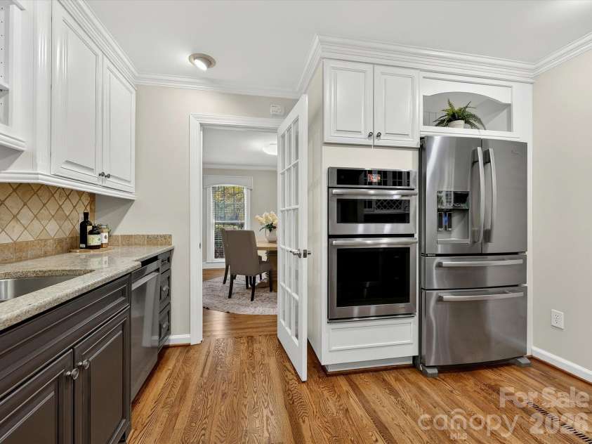 6344 Dovefield Road, Charlotte, NC 28277.  MLS# CAR4357044, YatesRealty ID 5284. Kitchen