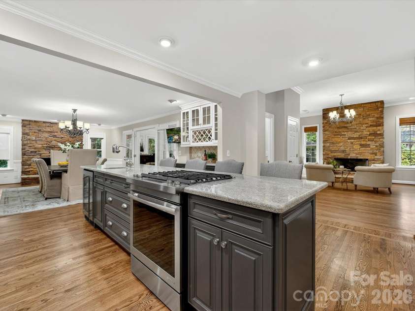6344 Dovefield Road, Charlotte, NC 28277.  MLS# CAR4357044, YatesRealty ID 5284. Kitchen