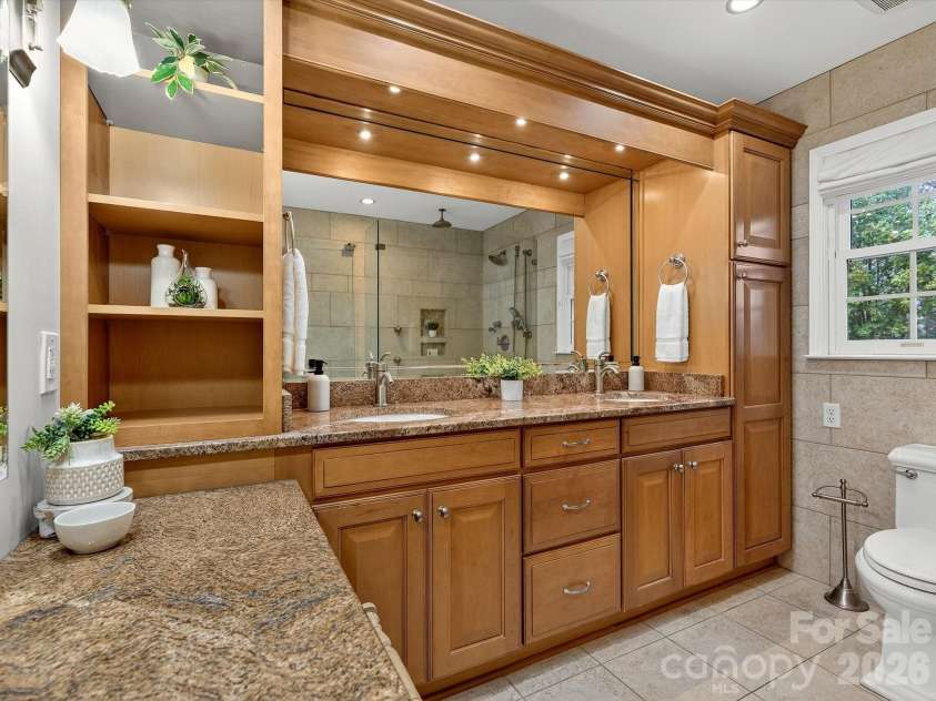 6344 Dovefield Road, Charlotte, NC 28277.  MLS# CAR4357044, YatesRealty ID 5284. Primary bathroom