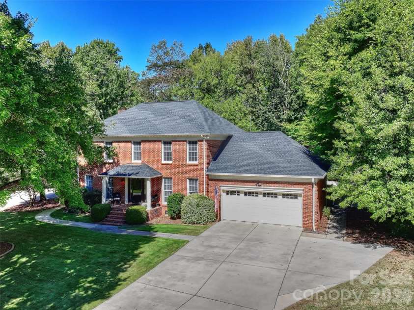 6344 Dovefield Road, Charlotte, NC 28277.  MLS# CAR4357044, YatesRealty ID 5284. Welcome Home!