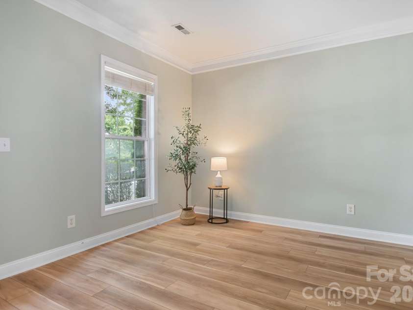 121 Middleton Place, Mooresville, NC 28117.  MLS# CAR4427806, YatesRealty ID 52842. Flex Space Main Floor