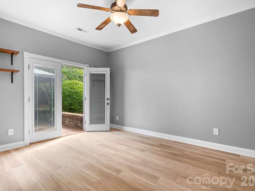 121 Middleton Place, Mooresville, NC 28117.  MLS# CAR4427806, YatesRealty ID 52842. Flex Space Main Floor