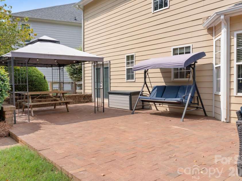 121 Middleton Place, Mooresville, NC 28117.  MLS# CAR4427806, YatesRealty ID 52842. Meals Ouside!