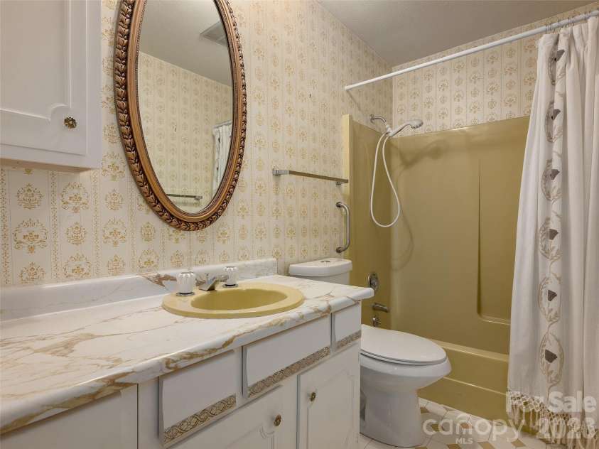 15 Cedarbrook Drive, Laurel Park, NC 28739.  MLS# CAR4428291, YatesRealty ID 52843. 