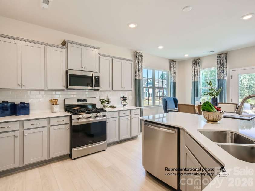 1644 Swallow Tail Drive, Belmont, NC 28012.  MLS# CAR4428350, YatesRealty ID 52849. 