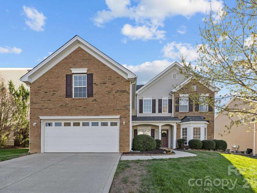 13803 Daltrey Lane, Charlotte, NC 28277.  MLS# CAR4357515, YatesRealty ID 5285. 
