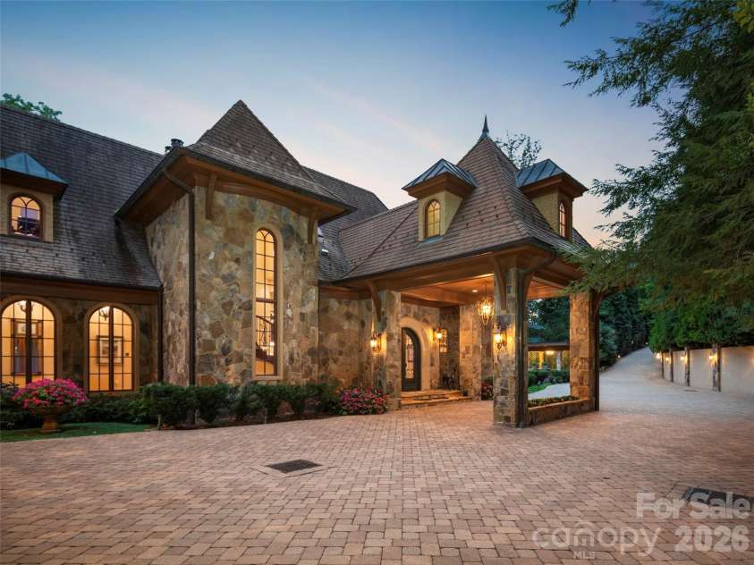 994 Clovertop Lane, Arden, NC 28704.  MLS# CAR4415790, YatesRealty ID 52854. 