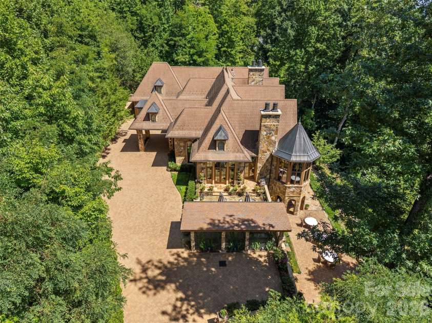 994 Clovertop Lane, Arden, NC 28704.  MLS# CAR4415790, YatesRealty ID 52854. 
