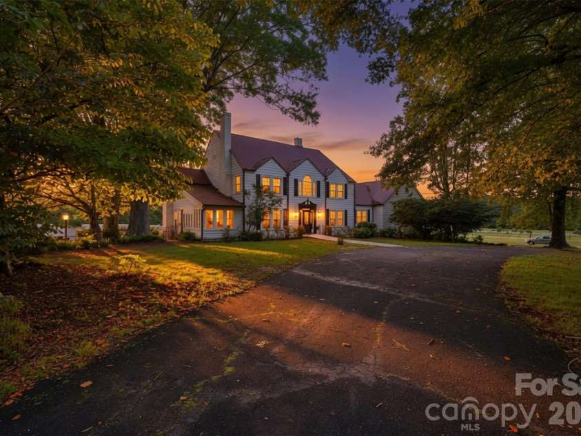 1670 Southwest Boulevard, Newton, NC 28658.  MLS# CAR4401176, YatesRealty ID 52855. 