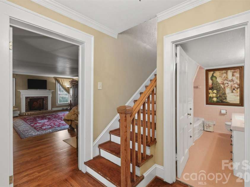 1670 Southwest Boulevard, Newton, NC 28658.  MLS# CAR4401176, YatesRealty ID 52855. 