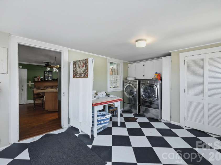 1670 Southwest Boulevard, Newton, NC 28658.  MLS# CAR4401176, YatesRealty ID 52855. 