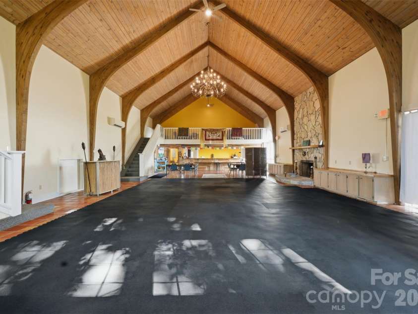 1670 Southwest Boulevard, Newton, NC 28658.  MLS# CAR4401176, YatesRealty ID 52855. Grand Flex Space