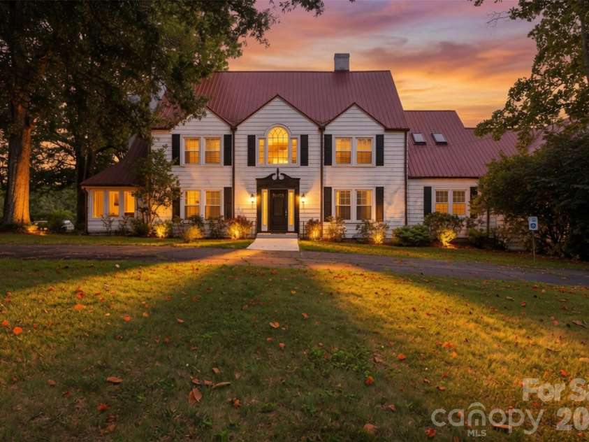 1670 Southwest Boulevard, Newton, NC 28658.  MLS# CAR4401176, YatesRealty ID 52855. Main House