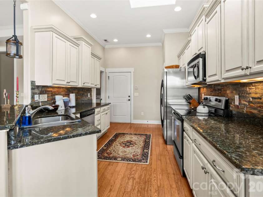 27 Dreambird Drive, Leicester, NC 28748.  MLS# CAR4424552, YatesRealty ID 52857. 