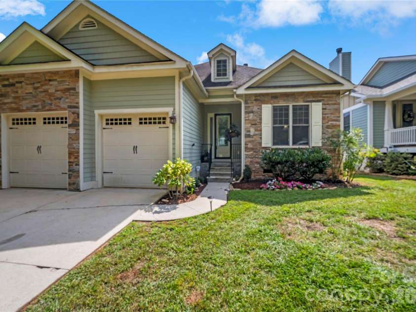 27 Dreambird Drive, Leicester, NC 28748.  MLS# CAR4424552, YatesRealty ID 52857. 