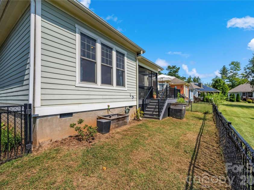 27 Dreambird Drive, Leicester, NC 28748.  MLS# CAR4424552, YatesRealty ID 52857. Fenced back yard