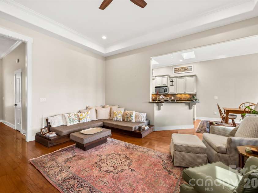 27 Dreambird Drive, Leicester, NC 28748.  MLS# CAR4424552, YatesRealty ID 52857. Light bright living area