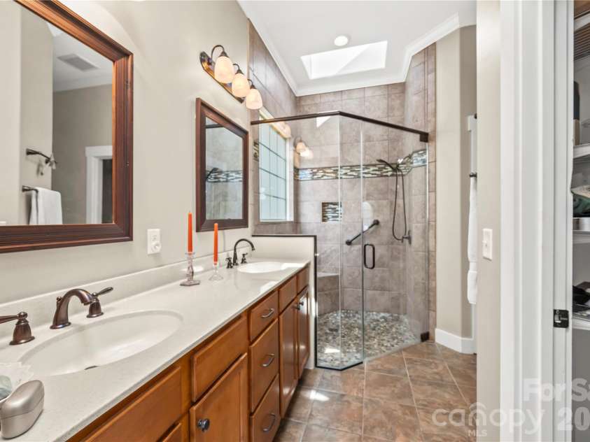 27 Dreambird Drive, Leicester, NC 28748.  MLS# CAR4424552, YatesRealty ID 52857. So much natural light