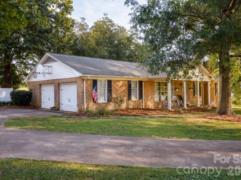 3910 Fallston Road, Shelby, NC 28150.  MLS# CAR4427337, YatesRealty ID 52858. True 2 car garage! Schedule your showing today!