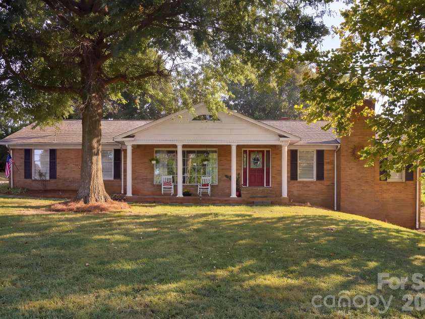 3910 Fallston Road, Shelby, NC 28150.  MLS# CAR4427337, YatesRealty ID 52858. Welcome home to 3910 Fallston Rd!