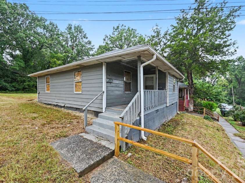 405 Boyce Street, Gastonia, NC 28052.  MLS# CAR4428069, YatesRealty ID 52861. 