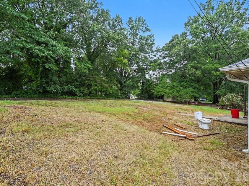 405 Boyce Street, Gastonia, NC 28052.  MLS# CAR4428069, YatesRealty ID 52861. 