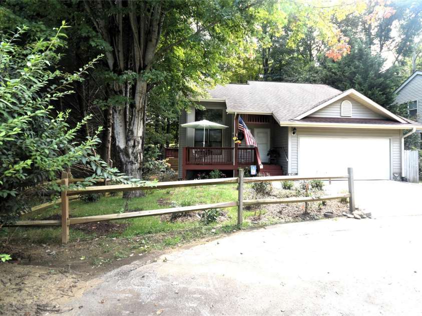 98 Indian Trace Road, Maggie Valley, NC 28751.  MLS# CAR4427039, YatesRealty ID 52864. View from the Cul de sac