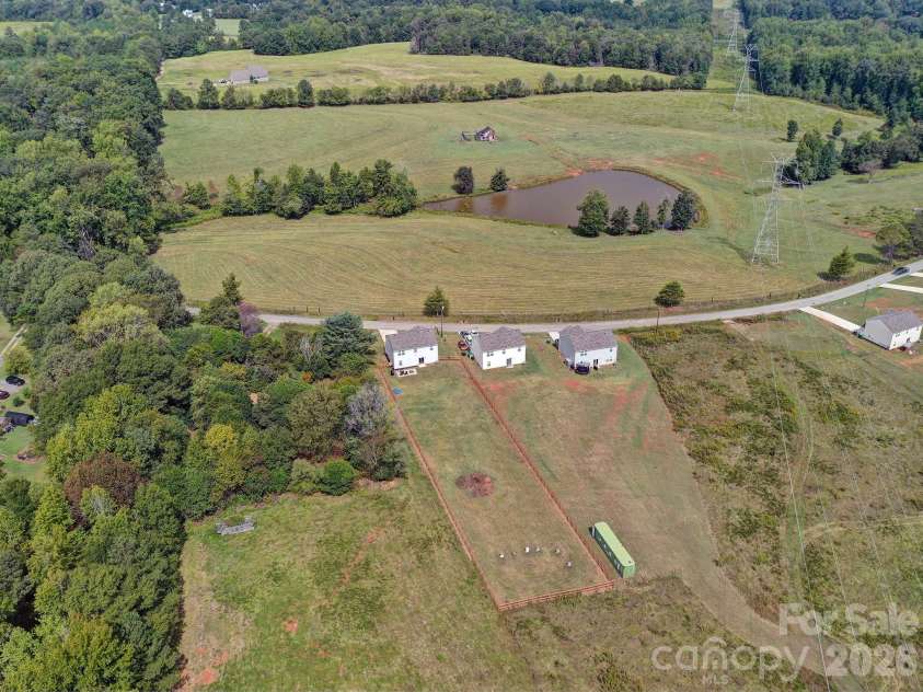 615 Potter Road, Gaffney, SC 29341.  MLS# CAR4427856, YatesRealty ID 52865. 