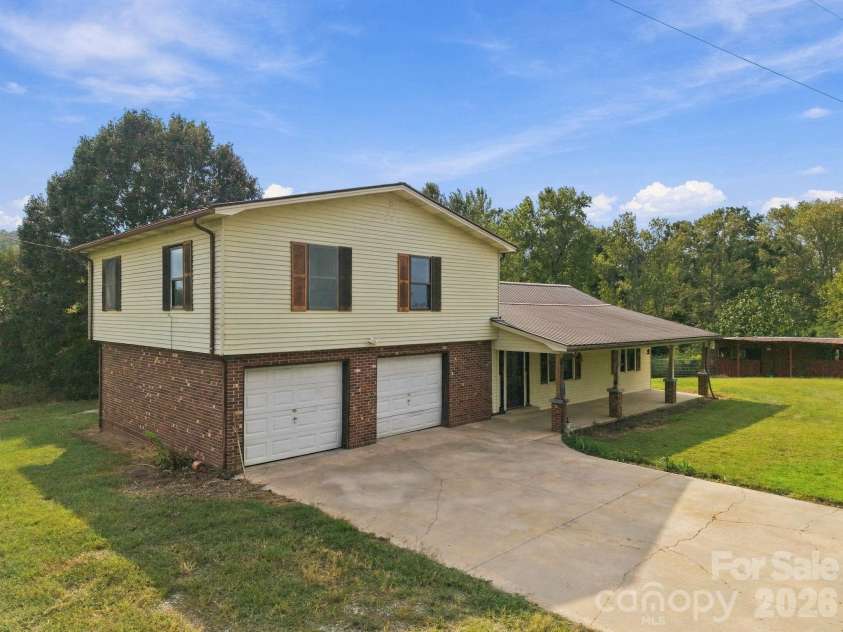 6227 Gravel Hill Road, Denton, NC 27239.  MLS# CAR4427492, YatesRealty ID 52866. 