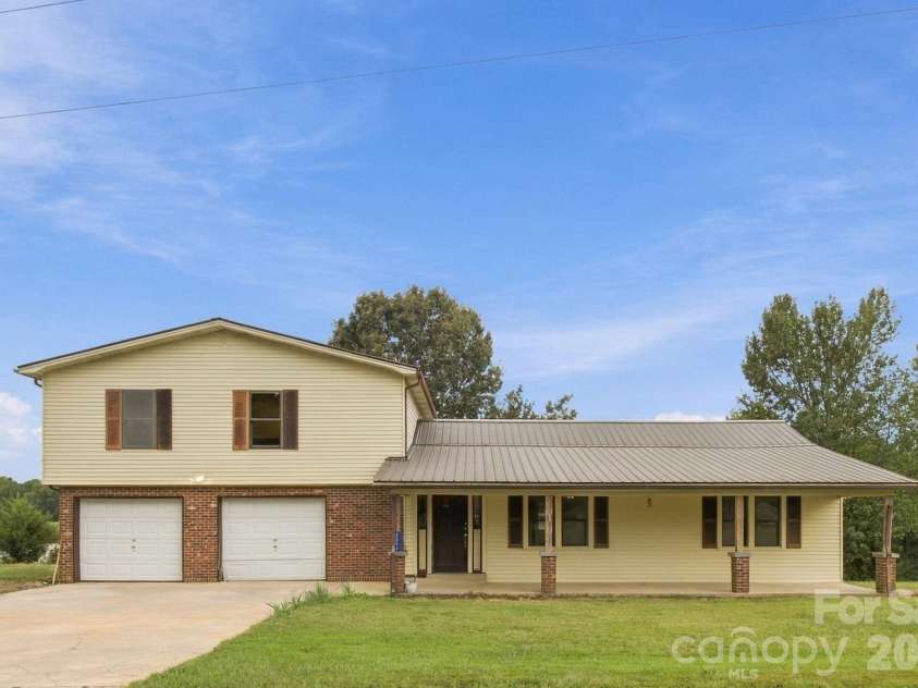 6227 Gravel Hill Road, Denton, NC 27239.  MLS# CAR4427492, YatesRealty ID 52866. 