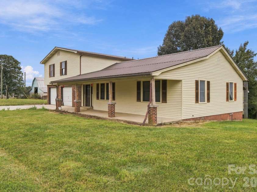 6227 Gravel Hill Road, Denton, NC 27239.  MLS# CAR4427492, YatesRealty ID 52866. 