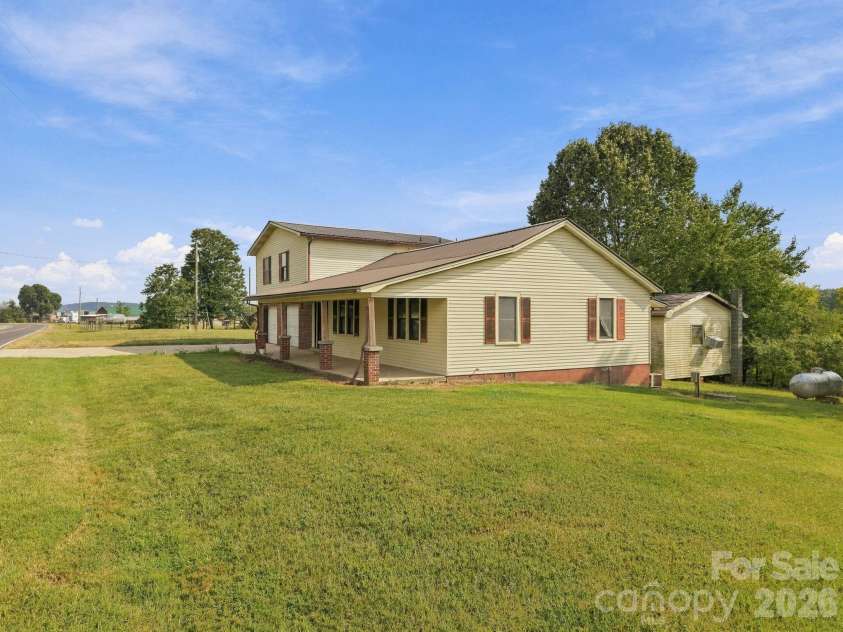 6227 Gravel Hill Road, Denton, NC 27239.  MLS# CAR4427492, YatesRealty ID 52866. 