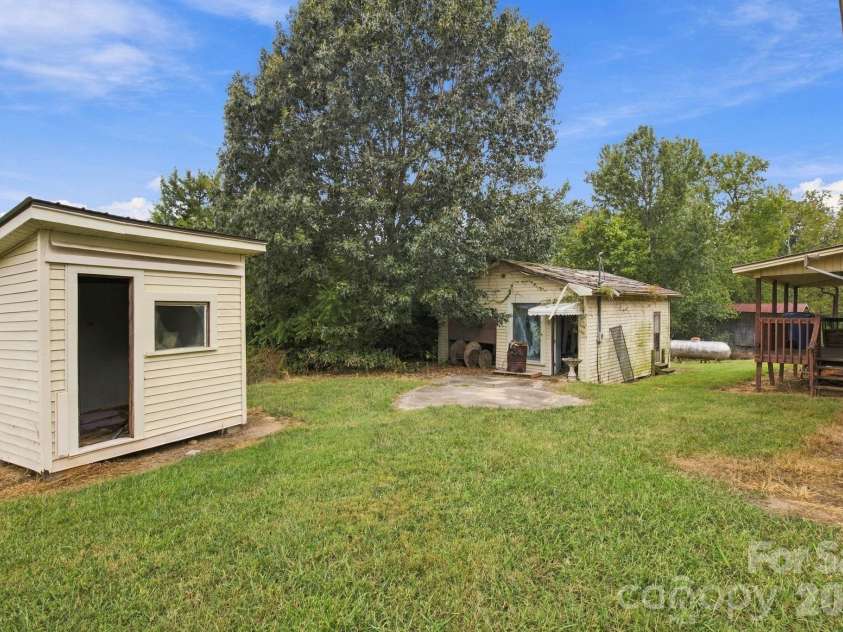 6227 Gravel Hill Road, Denton, NC 27239.  MLS# CAR4427492, YatesRealty ID 52866. 