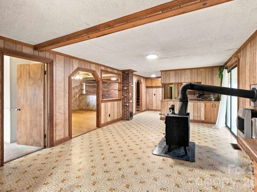6227 Gravel Hill Road, Denton, NC 27239.  MLS# CAR4427492, YatesRealty ID 52866. Dining