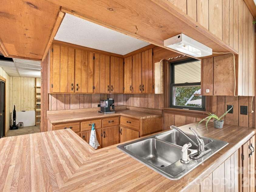 6227 Gravel Hill Road, Denton, NC 27239.  MLS# CAR4427492, YatesRealty ID 52866. Kitchen