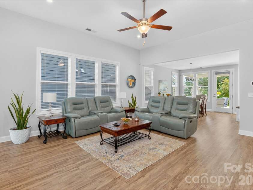5816 Cheerful Lane, Charlotte, NC 28215.  MLS# CAR4421974, YatesRealty ID 52869. 