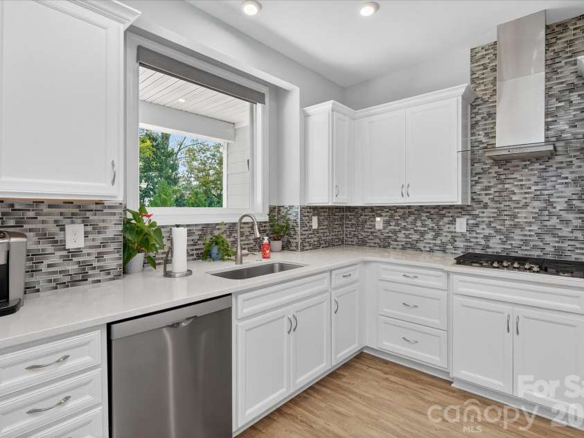 5816 Cheerful Lane, Charlotte, NC 28215.  MLS# CAR4421974, YatesRealty ID 52869. 