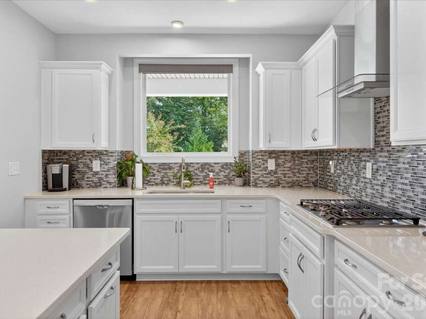 5816 Cheerful Lane, Charlotte, NC 28215.  MLS# CAR4421974, YatesRealty ID 52869. 