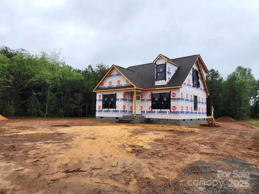 8940 Wilson Road, Hildebran, NC 28637.  MLS# CAR4245677, YatesRealty ID 5287. 