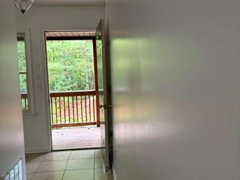 20 Pheasant Run Road, Brevard, NC 28712.  MLS# CAR4428337, YatesRealty ID 52871. 