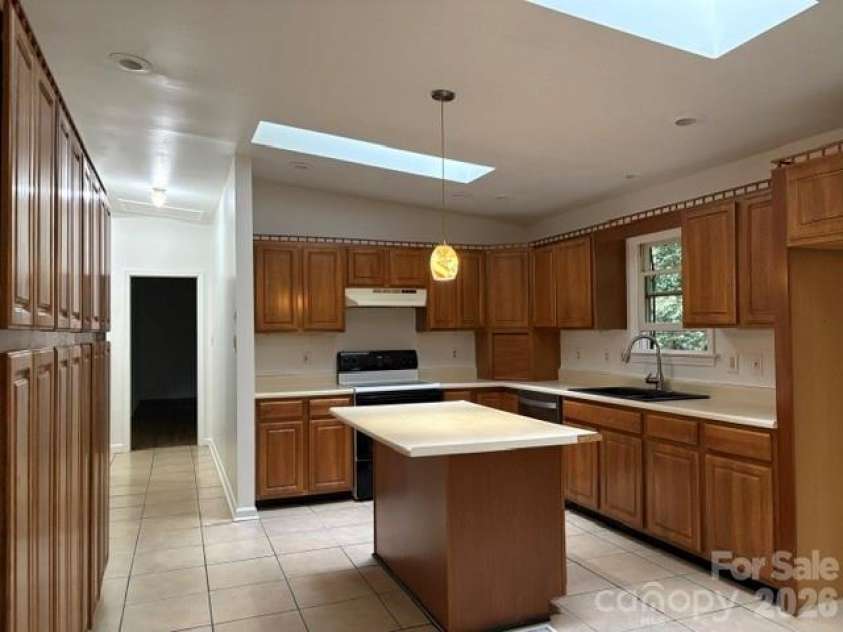 20 Pheasant Run Road, Brevard, NC 28712.  MLS# CAR4428337, YatesRealty ID 52871. 