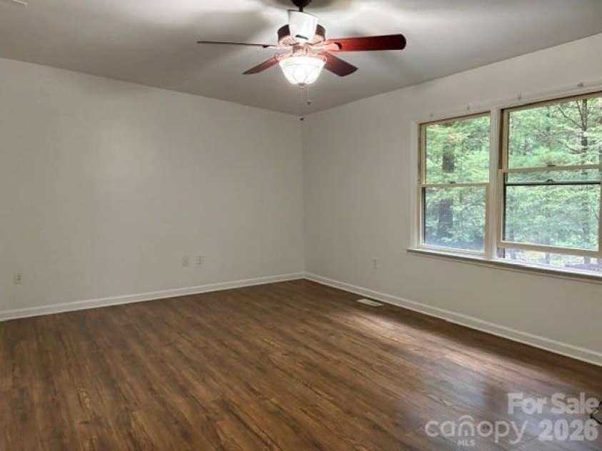 20 Pheasant Run Road, Brevard, NC 28712.  MLS# CAR4428337, YatesRealty ID 52871. 