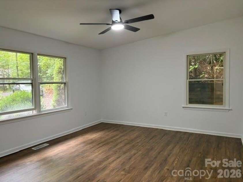 20 Pheasant Run Road, Brevard, NC 28712.  MLS# CAR4428337, YatesRealty ID 52871. 