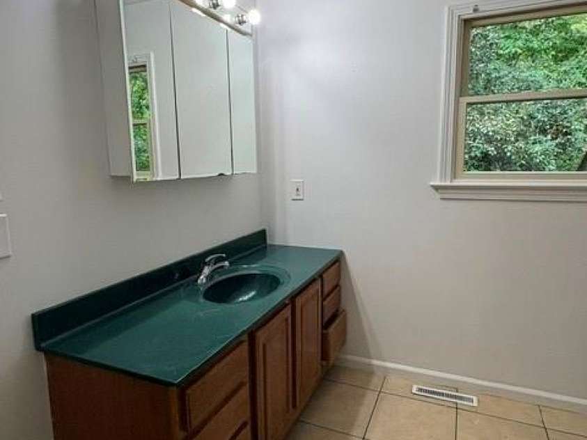 20 Pheasant Run Road, Brevard, NC 28712.  MLS# CAR4428337, YatesRealty ID 52871. 