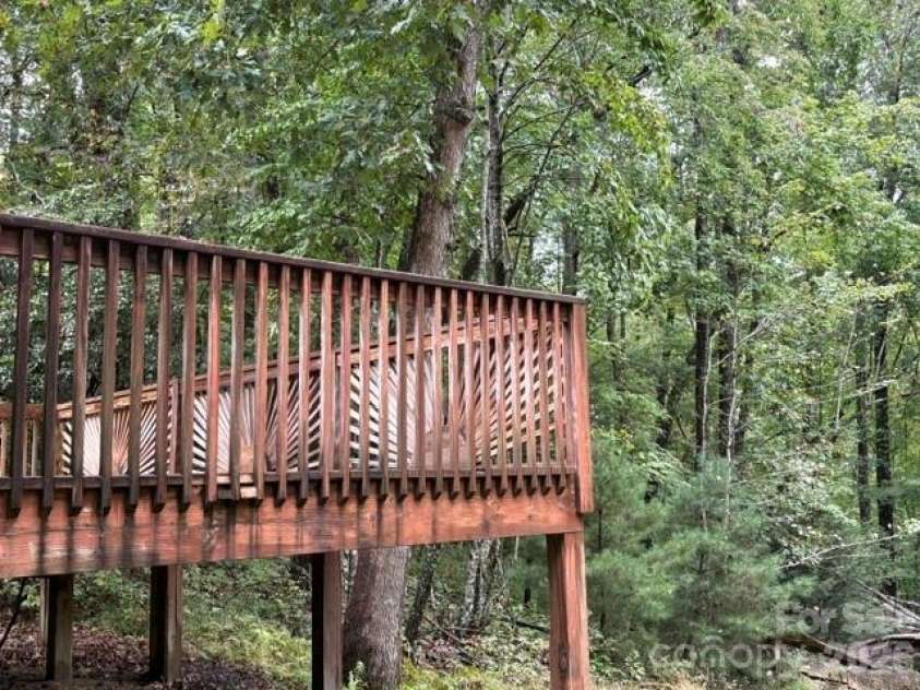 20 Pheasant Run Road, Brevard, NC 28712.  MLS# CAR4428337, YatesRealty ID 52871. 