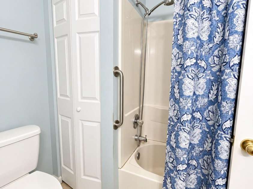 135 LANDLUBBER Trail, Mount Gilead, NC 27306.  MLS# CAR4428395, YatesRealty ID 52872. BATHROOM