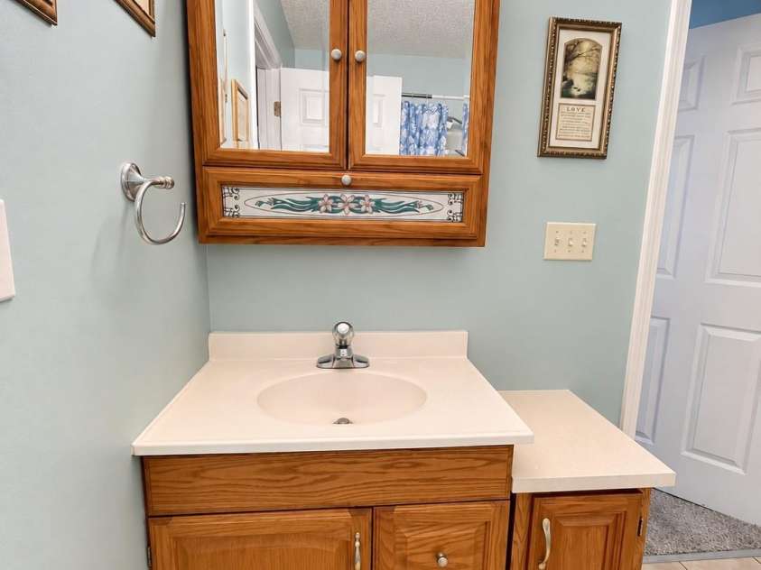 135 LANDLUBBER Trail, Mount Gilead, NC 27306.  MLS# CAR4428395, YatesRealty ID 52872. BATHROOM