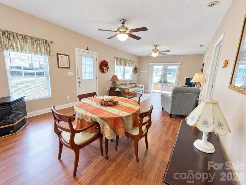 135 LANDLUBBER Trail, Mount Gilead, NC 27306.  MLS# CAR4428395, YatesRealty ID 52872. DINING ROOM